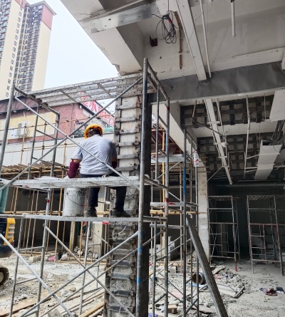 华城都市广场改造灌注包钢加固工程案例